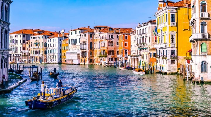 الفلسطينيون في ايطاليا  | موسوعة المخيمات الفلسطينية