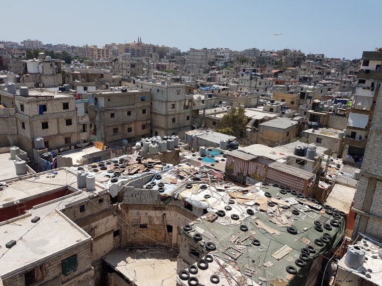 إشكالية إعطاء اللاجئين الفلسطينيين في لبنان حقوقهم المدنية