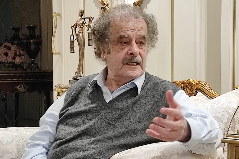 الدكتور والاكاديمي والشاعر والروائي وليد سيف .  | موسوعة المخيمات الفلسطينية