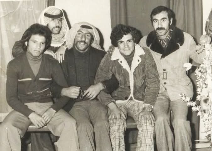 كوادر العمل الإداري مركز الشباب الاجتماعي مخيم إربد (نادي الجليل) في سبعينيات القرن الماضي