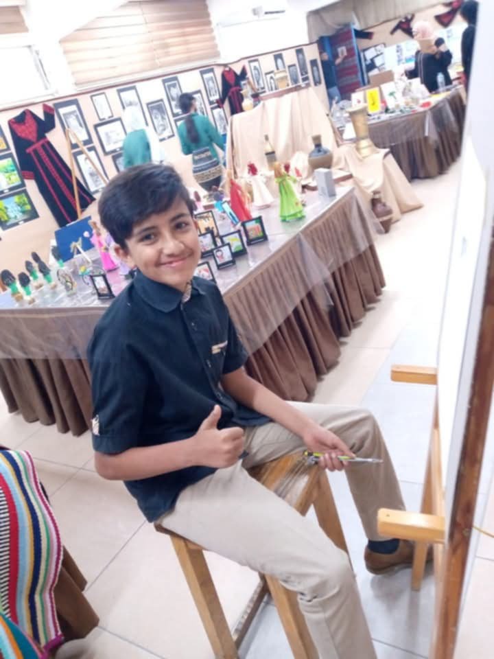 من المخيم يرسم ذاكرة الوطن: عمر زبيدات نموذج الإبداع رغم الألم