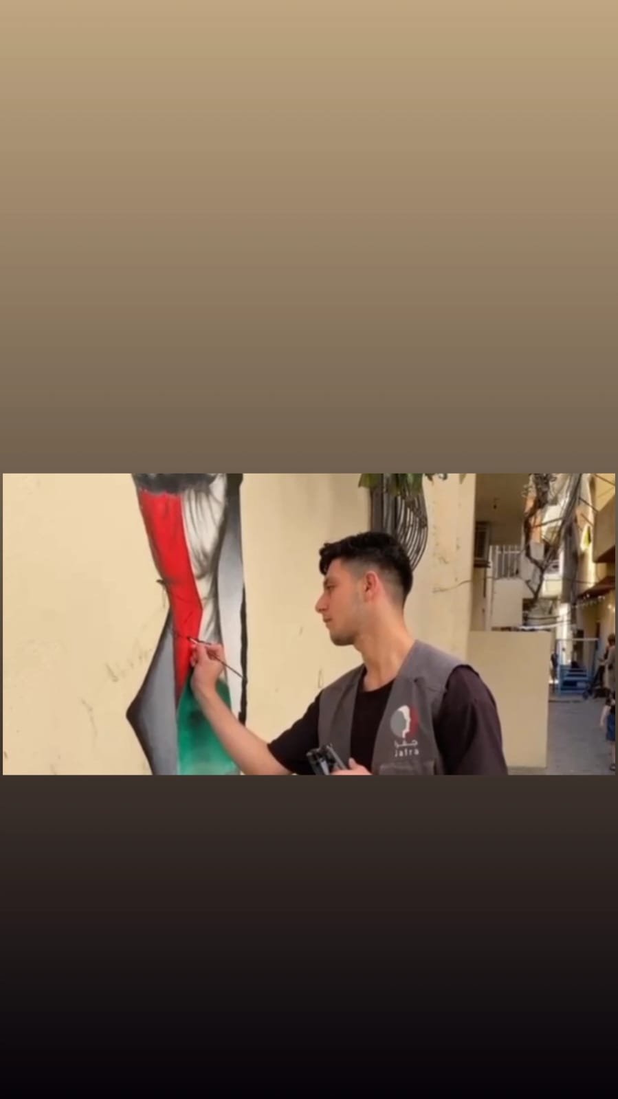 خالد محمد حسون: شاب فلسطيني يبرع في الرسم والغناء والشعر... والموهبة تسكنه منذ الطفولة  | موسوعة المخيمات الفلسطينية