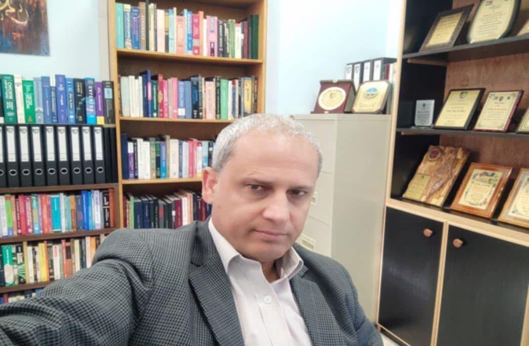 يحمل درجة الدكتوراة في الرياضيات التطبيقية  | موسوعة المخيمات الفلسطينية