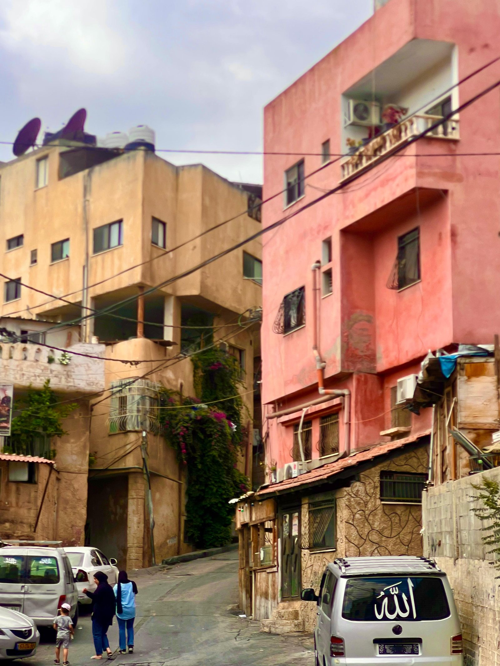 مخيم عين الماء/ نابلس خلال جولة  توثيقية لفريق موسوعة المخيمات الفلسطينية بعدسة منية سلاطنة