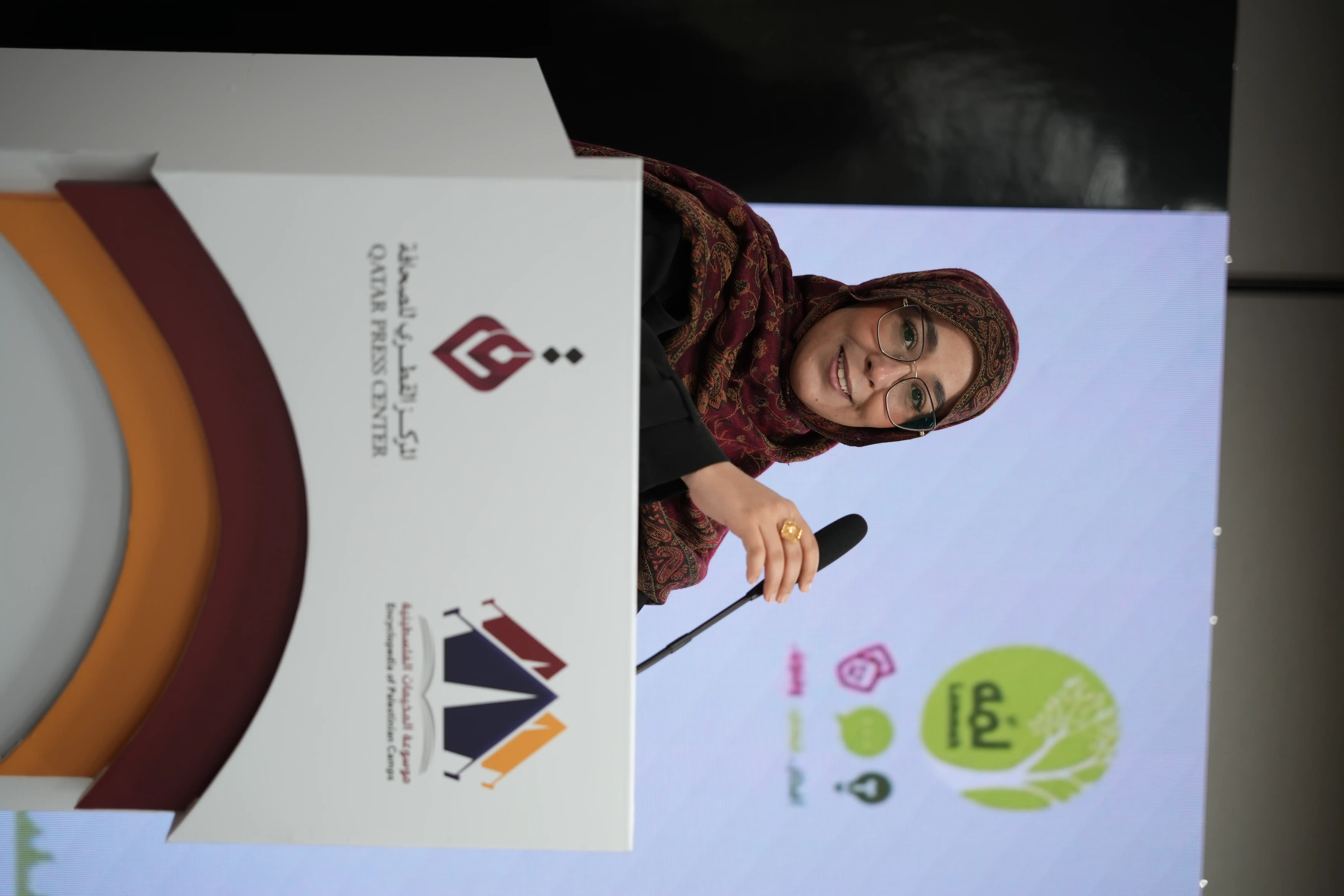 من مشاركين تدشين موسوعة المخيمات الفلسطينية