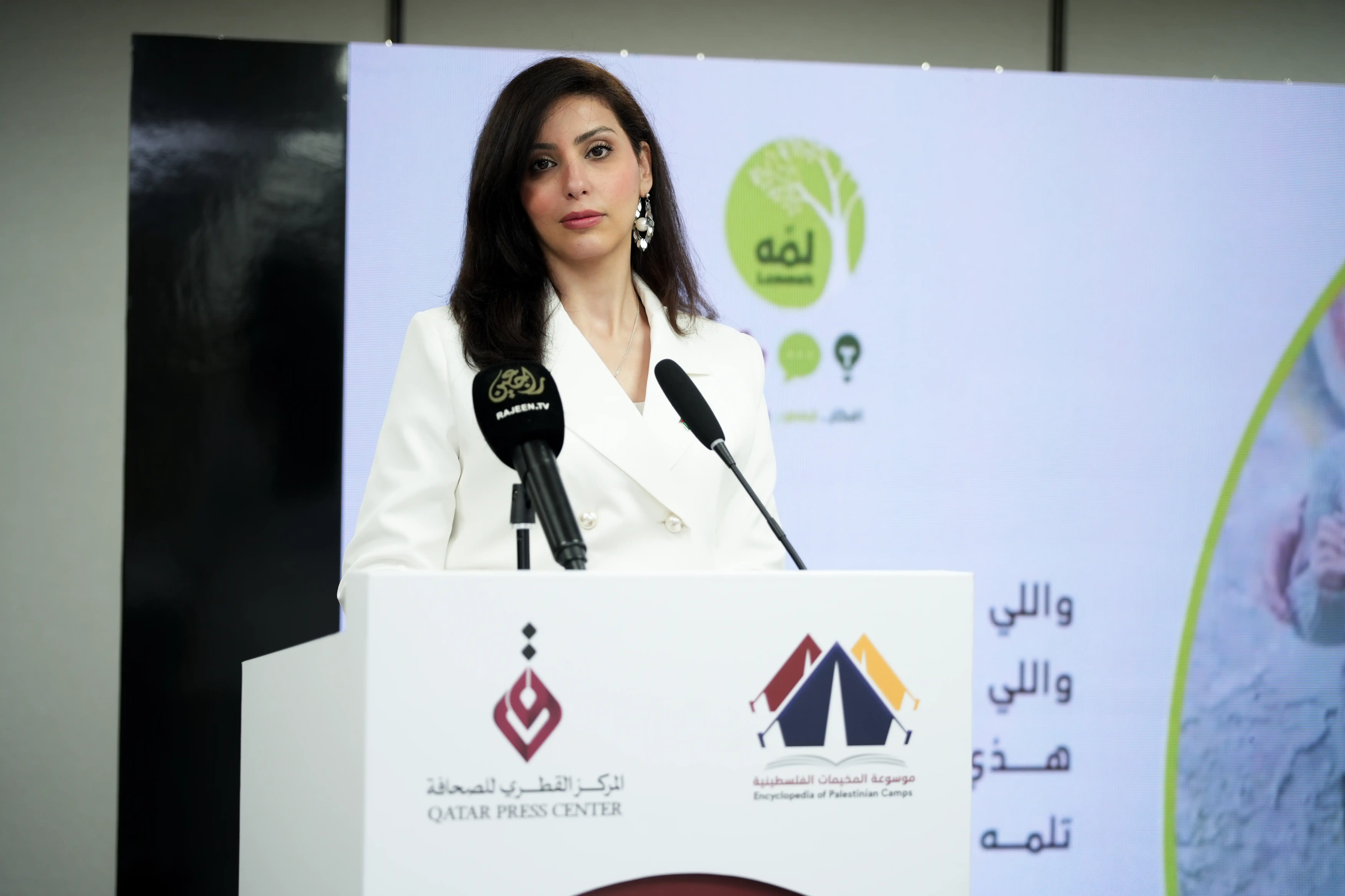 مديرة موسوعة المخيمات الفلسطينية خلال إلقاء كلمتها في التدشين