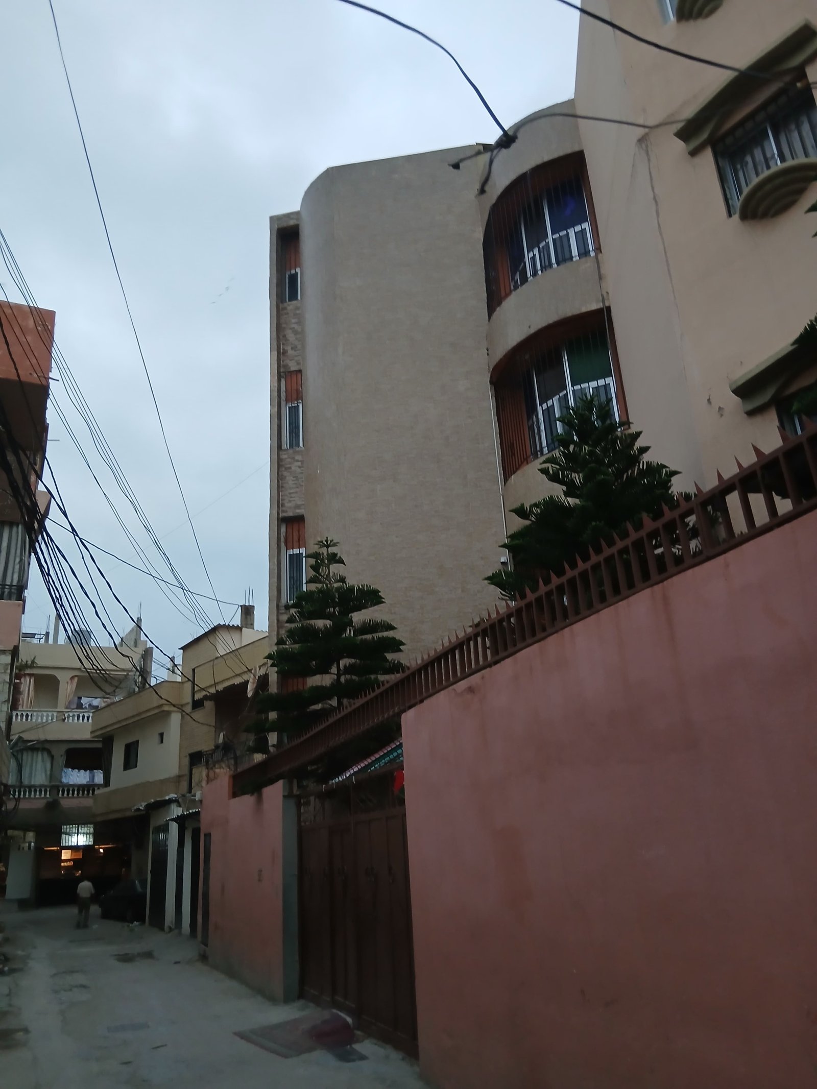 مبنى مؤسسة الصمود/مخيم نهر البارد/لبنان...تصوير جنين القاضي